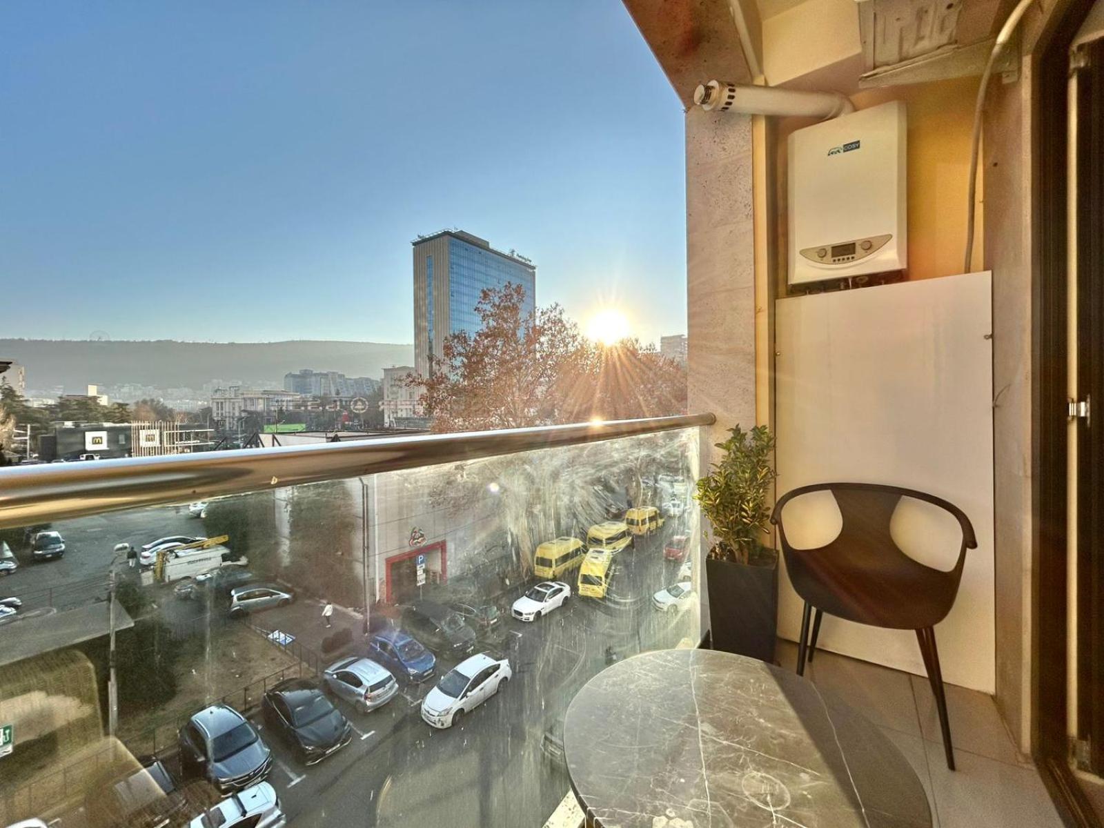 City Center - Next To Holiday Inn -2Br Apartment Tbiliszi Kültér fotó
