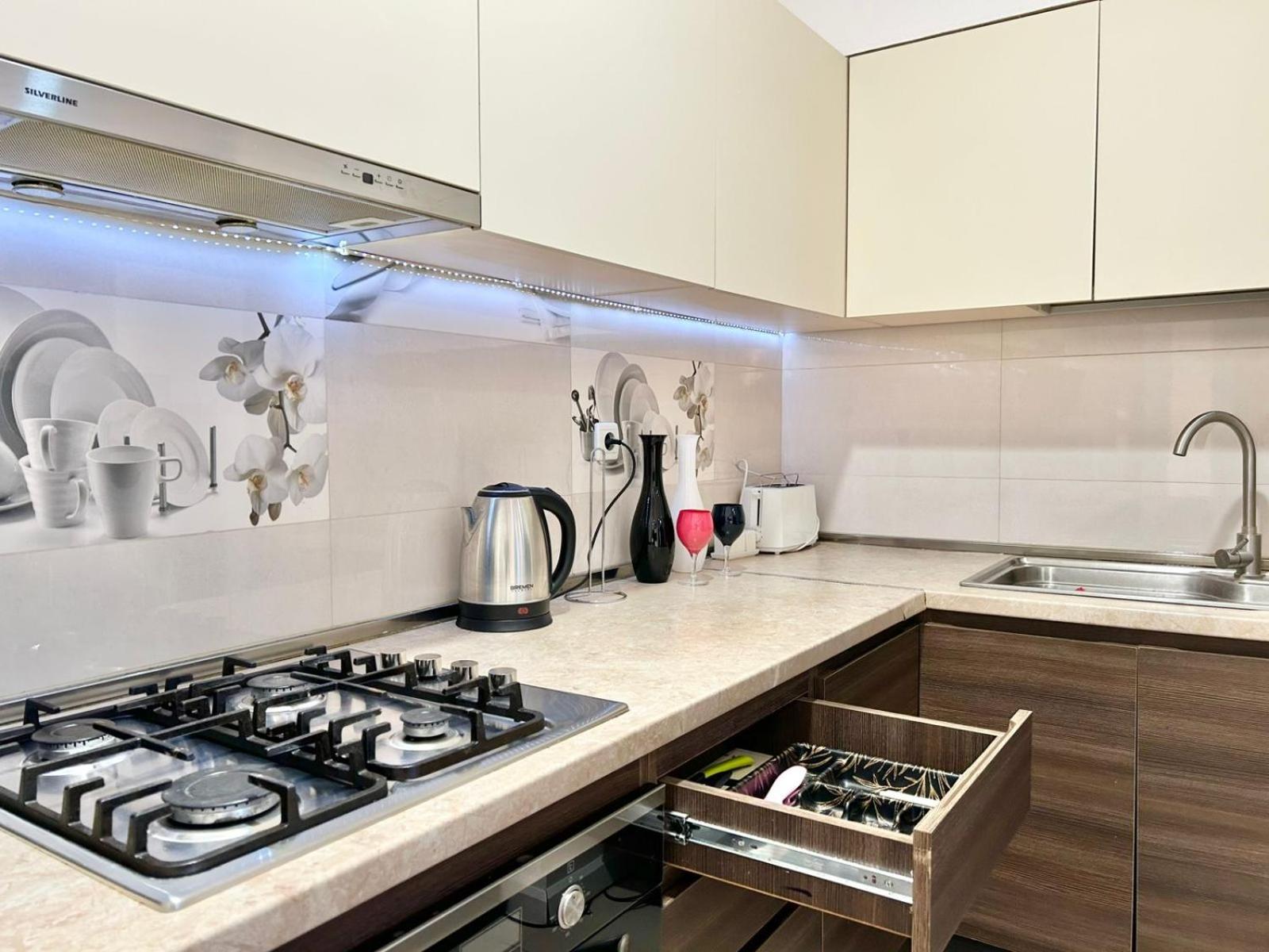 City Center - Next To Holiday Inn -2Br Apartment Tbiliszi Kültér fotó